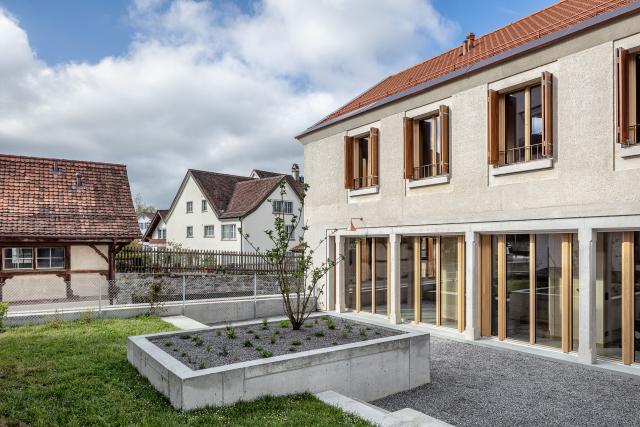 Aussenansicht, moderne Fenster, Kronengasse, Sempach