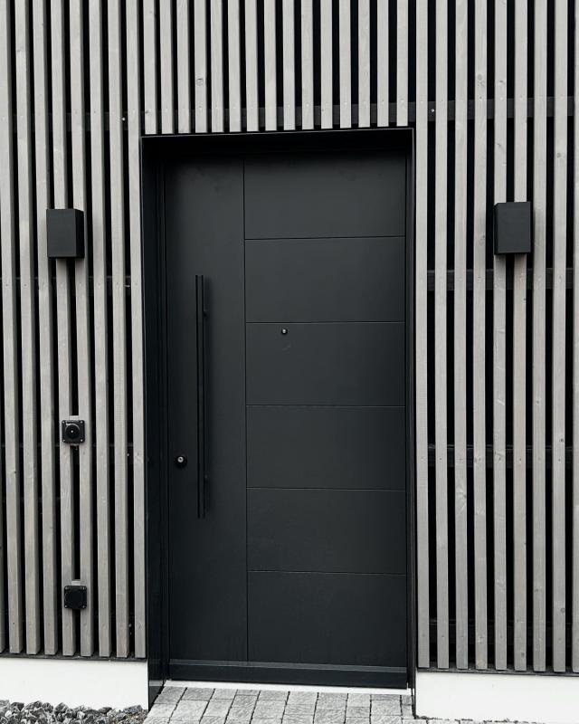 Aussentür in Fassade