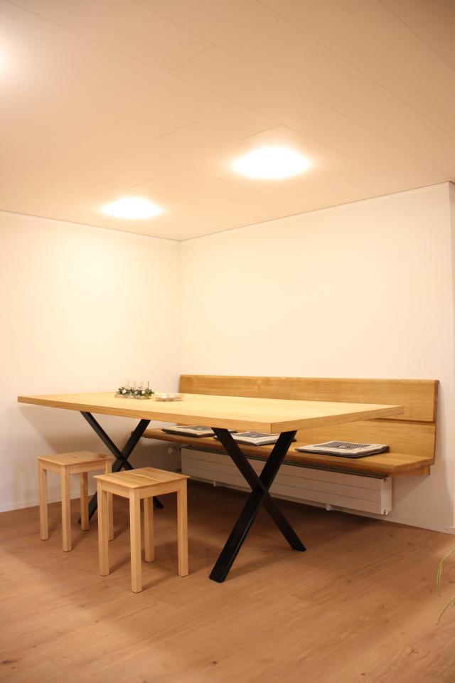 Tisch mit Bank