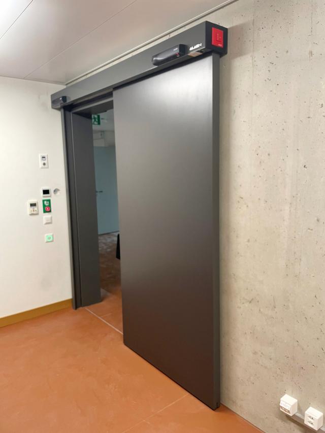 Brandfallgesteuerte Schiebetür
