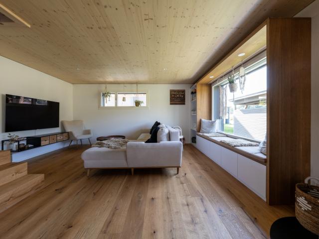 Sitzbank und Parkett