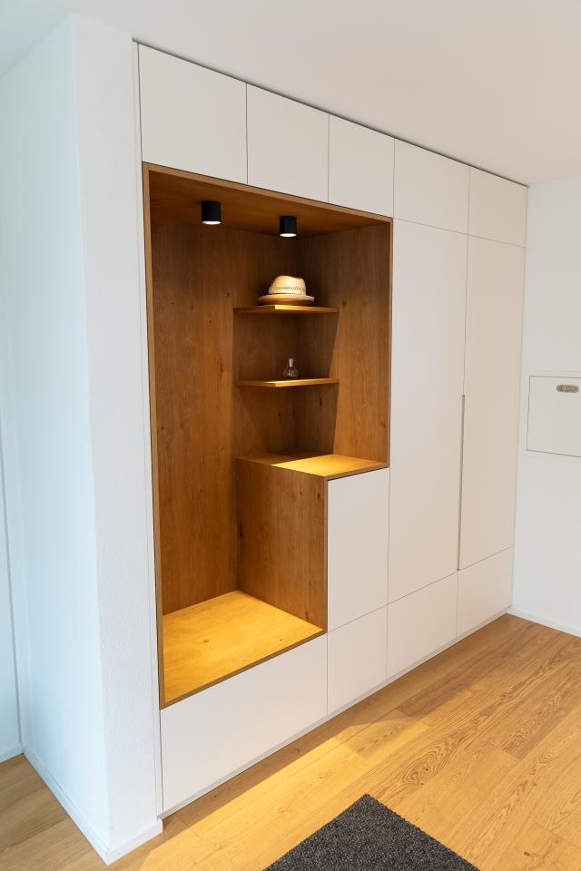 Garderobenschrank mit Wohlfühlcharakter