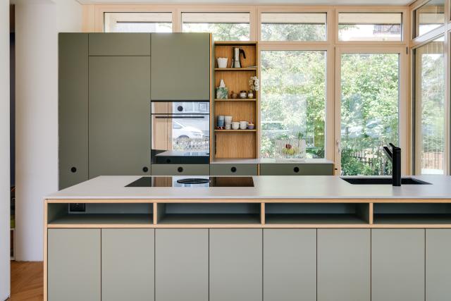 Küche mit Linofronten