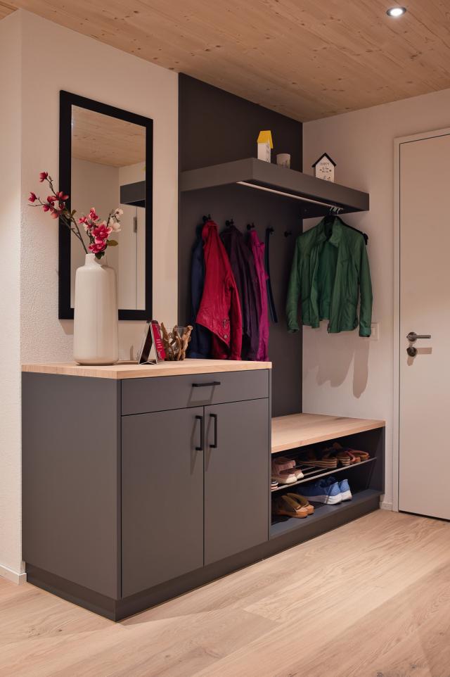 Garderobe_DütschlerSchreinereiAG_Salez