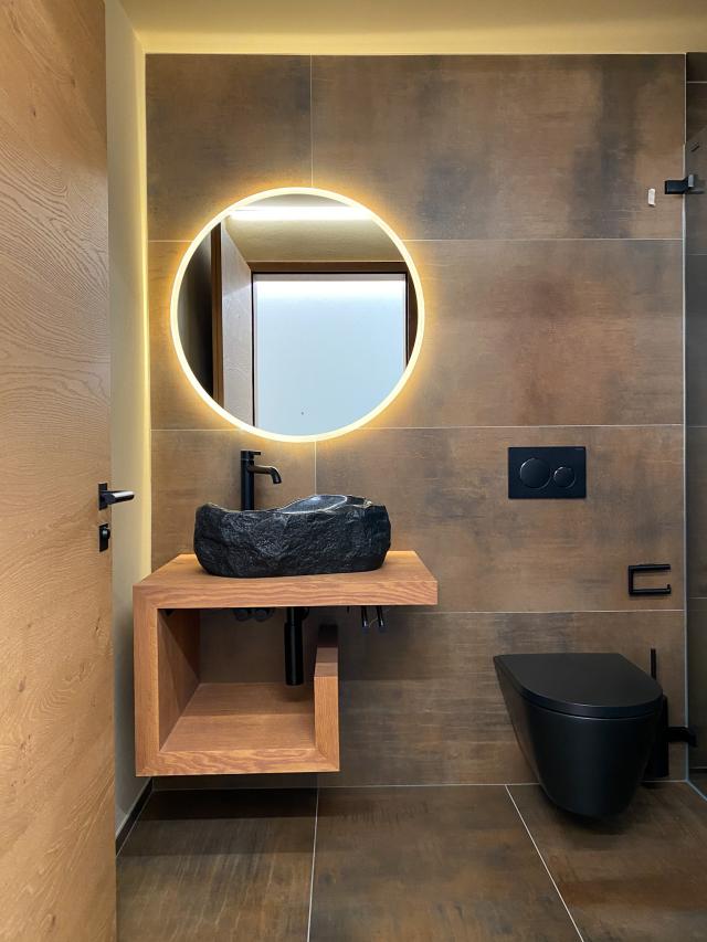 Badezimmermöbel