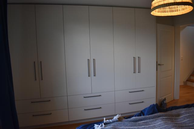 Kleiderschrank Haefeli AG